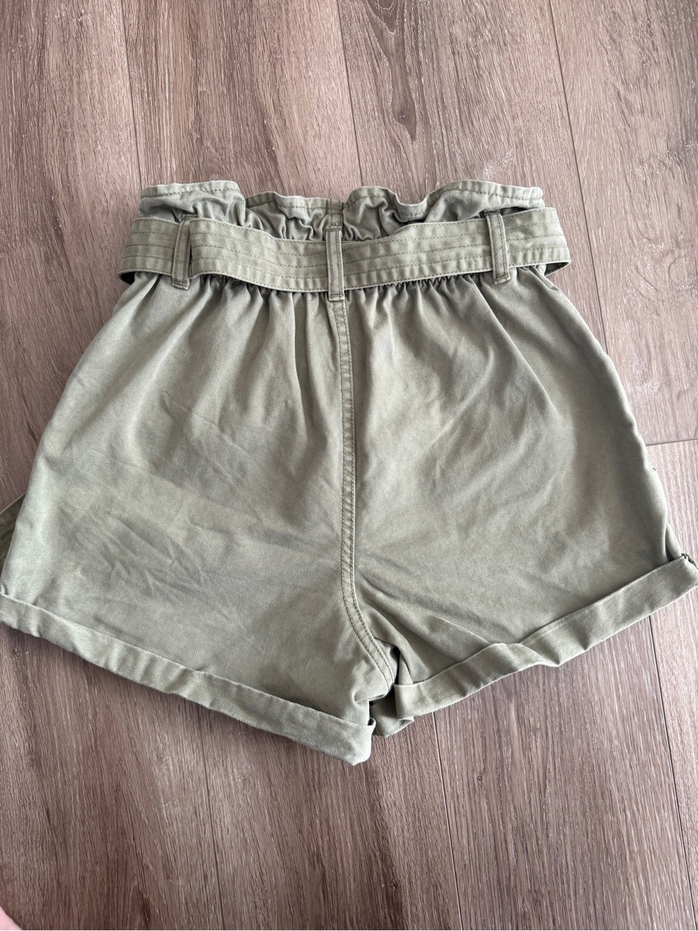 Abercrombie & Fitch Olive Green Paperbag Waist Shorts - Size S - Picture 3 of 5